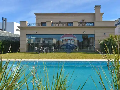 VENTA CASA 5 AMB PISCINA, QUINCHO EN NUEVO QUILMES