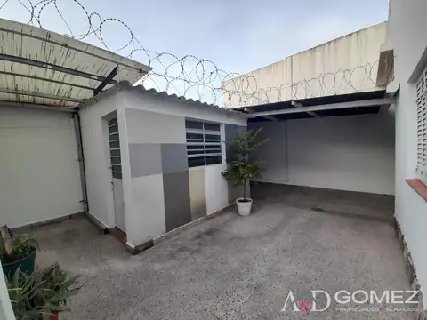 Depto Tipo Casa en Alquiler en José León Suárez, $ 800.000