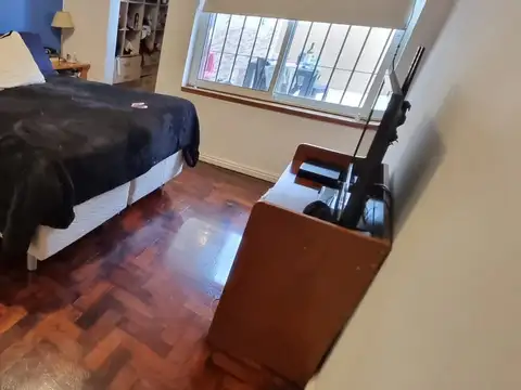 EN VENTA EN CIUDAD JARDIN HERMOSO CHALET DE 5 AMBIENTES 3 BAÑOS SOBRE LOTE DE 250M2 - FICHA 9964