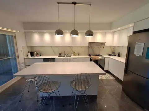 Casa en Alquiler San Isidro - Barrio Carreras