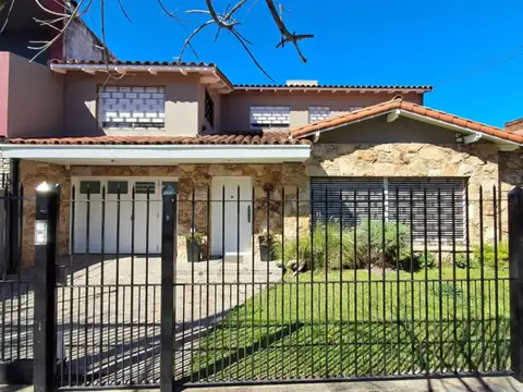 Casa en Alquiler San Isidro - Barrio Carreras