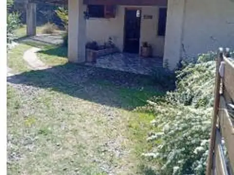 Casa en venta - 3 Dormitorios 2 Baños - Mendiolaza