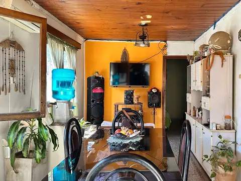 Casa 3 ambientes con 1 baño