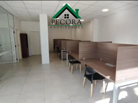 Oficina en Alquiler con 4 cocheras