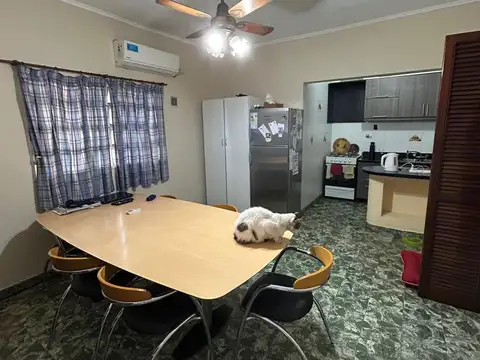 Casa de 4 Ambientes con Garage Sobre Laprida 1334, Lomas de Zamora