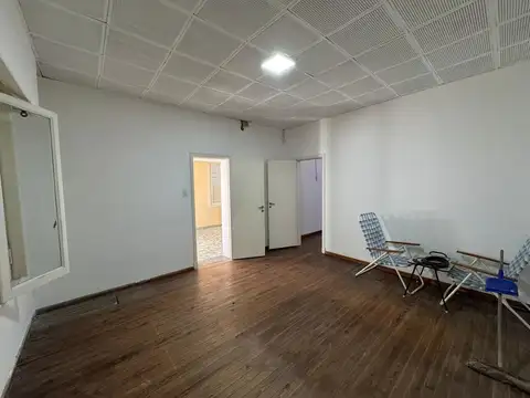 Casa de 4 Ambientes con Garage Sobre Laprida 1334, Lomas de Zamora