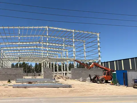 ALQUILER Parque Industrial Ezeiza 3200 mts cub totales