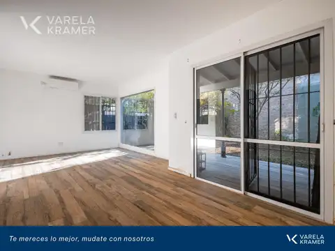 Casa 6 ambientes con 2 baños