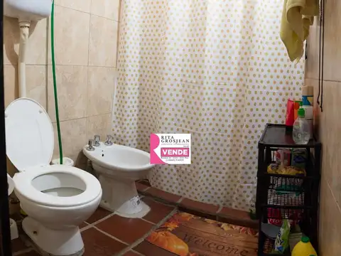 Casa 2 ambientes con 1 baño