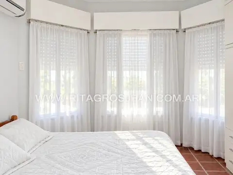 Casa con quincho y monoambiente a pasos de la playa