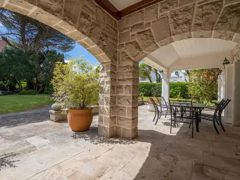 Importante Residencia en el mejor entorno de Stella Maris / Los Troncos. TOUR VIRTUAL