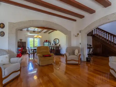 Importante Residencia en el mejor entorno de Stella Maris / Los Troncos. TOUR VIRTUAL