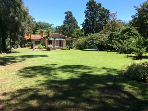 Venta de imponente quinta en la Reja Moreno!