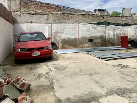 Casa en Venta con 10 cocheras