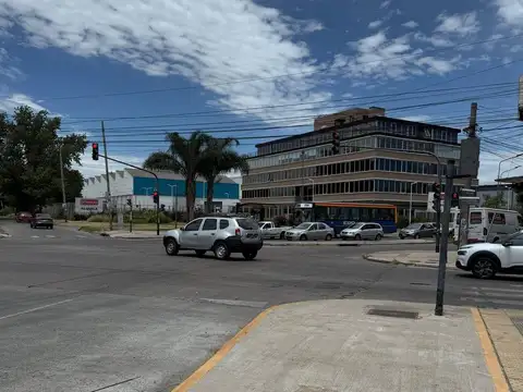 Presidente Santiago Derqui 3000