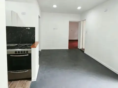 Depto Tipo Casa en Alquiler en Chilavert, $ 600.000