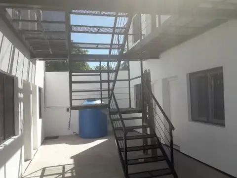 Departamentos 1 dormitorio con cochera cercanos a Av Edison y UNNE