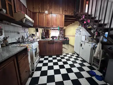 Depto Tipo Casa 5 ambientes con 1 baño