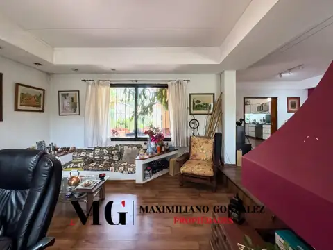 Casa en Venta con 3 cocheras