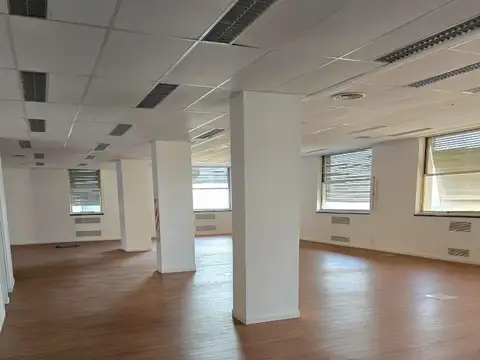 Oficina en Venta 60 años
