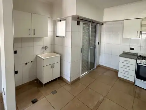 Departamento - Alquiler - Argentina, La Matanza - Av. Luro 5530