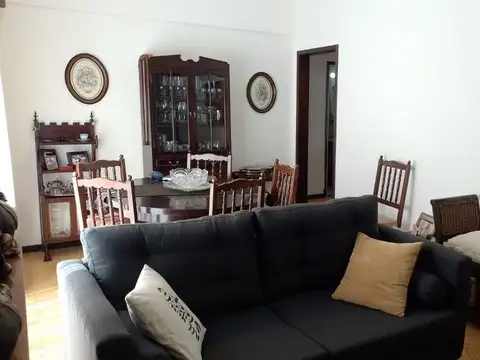 Calle 16 800, Piso Pb