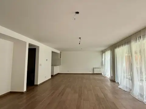 Departamento en Venta en Barrio Parque Leloir, USD 350.000