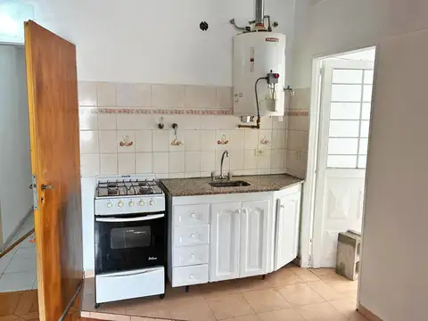 General Hornos 1400, Piso 1