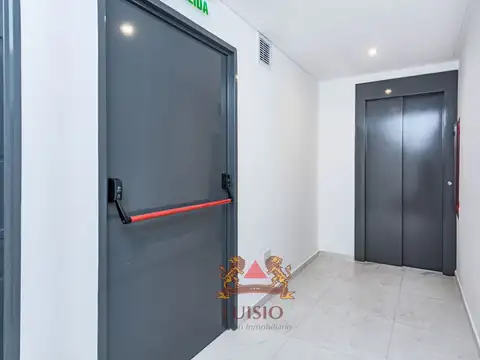 Oficina 3 ambientes con 2 baños