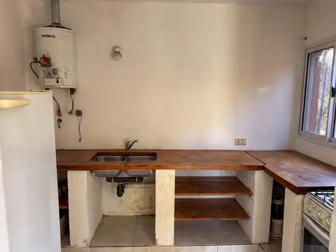 Casa 2 ambientes con 1 baño