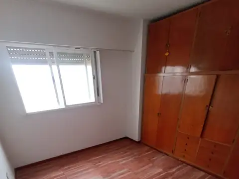3 AMB 63 MTS TOT, LATERAL MUY LUMINOSO, COCINA INDPTE C/LAVADERO, BAÑO COMPLETO, EXC. UBICACIÓN