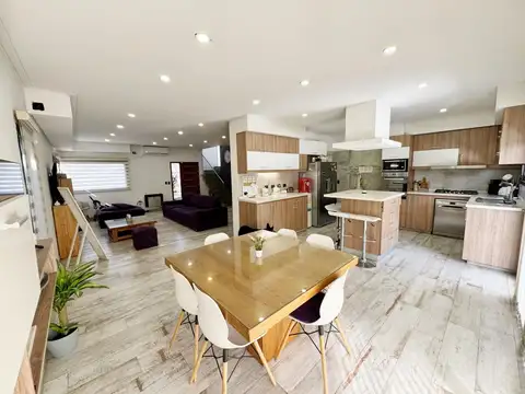 Casa en Venta en Adrogue, USD 599.000