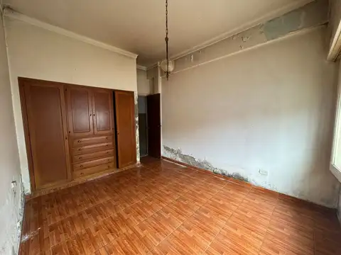VENTA CASA 4 AMB CON PARQUE A RECICLAR SAN JOSE
