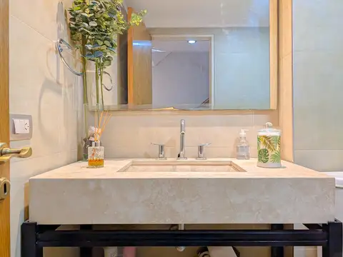 Casa 6 ambientes con 2 baños