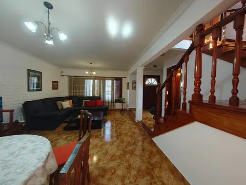 Casa en Venta en Remedios de Escalada, USD 155.000