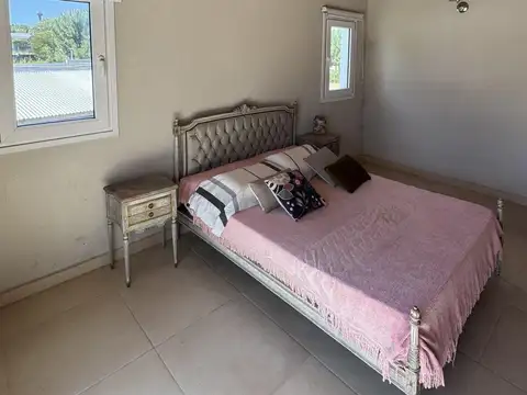Casa 5 ambientes con 4 baños