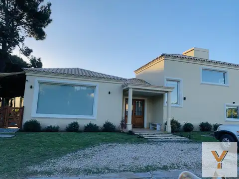 Casa en venta - 4 Dormitorios 4 Baños - 700mts2 - Pinamar