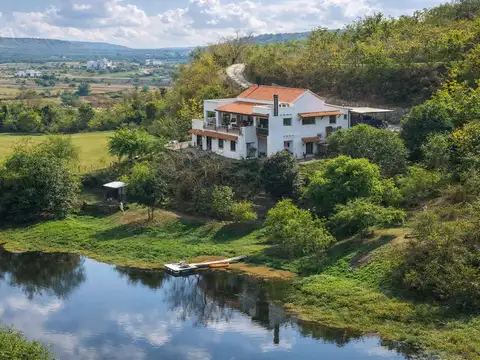 Venta  Casa en plena naturaleza con vistas panorámicas – B° La Aguada - San Lorenzo Chico