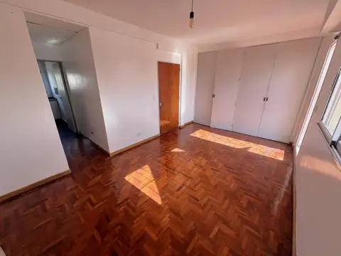 Exc. Monoambiente con Balcón Aterrazado - Cocina separada - Muy Luminoso (Norte)