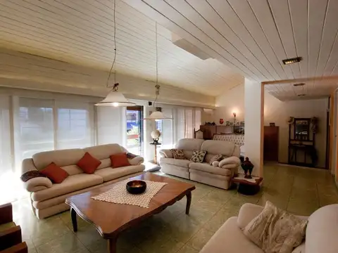 Venta Casa 8 amb.garage jardin  Vicente López