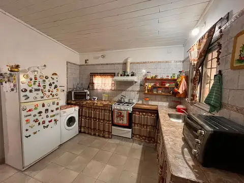 CASA 3 amb + 2 monoambientes