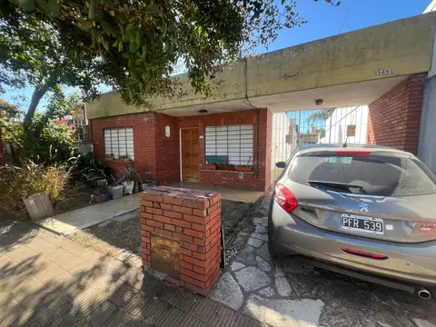 Depto Tipo Casa en Venta en Haedo Norte, USD 80.000