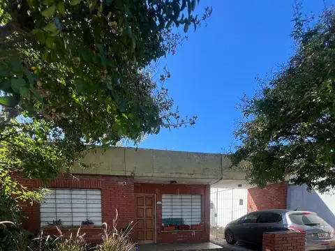 Depto Tipo Casa en Venta con 1 cocheras