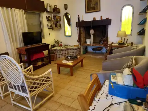 Excelente casa en barrio Comarca Del Sol