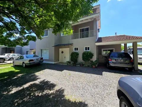 CASA EN VENTA EN LOS SAUCES - PILAR