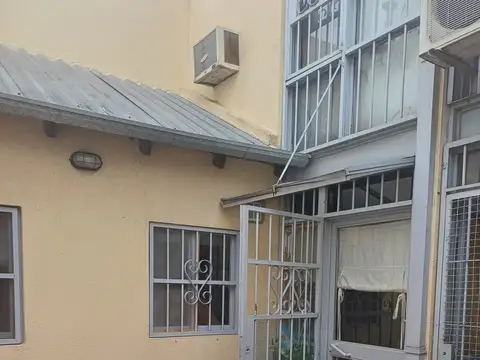 Depto Tipo Casa 2 ambientes con 1 baño