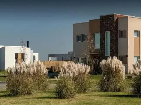 Terreno en Venta en Guillermo E Hudson, USD 94.000
