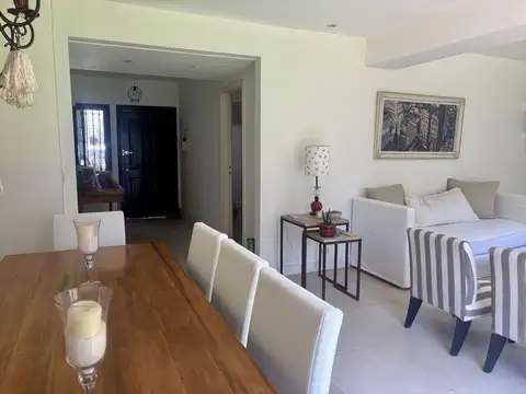 Casa muy canchera con excelente ubicacion