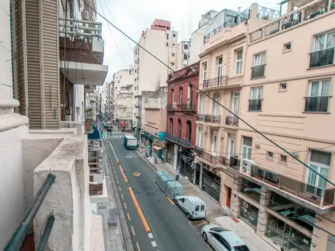 Montevideo 200, Piso 2