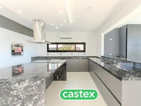 Excelente casa en Venta en Terralagos, Canning
